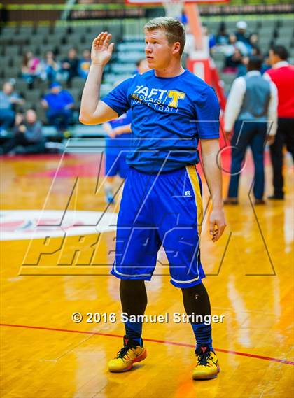 Thumbnail 1 in Immanuel vs. Taft (CIF CS D4 Final) photogallery.