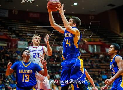 Thumbnail 3 in Immanuel vs. Taft (CIF CS D4 Final) photogallery.