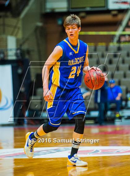Thumbnail 2 in Immanuel vs. Taft (CIF CS D4 Final) photogallery.