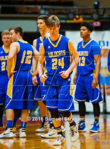 Thumbnail 1 in Immanuel vs. Taft (CIF CS D4 Final) photogallery.