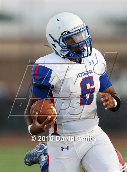 Thumbnail 3 in Lexington vs. Carrollton (Lathrop Jamboree) photogallery.