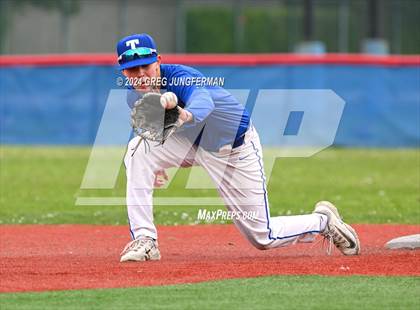 Thumbnail 2 in Sacred Heart Cathedral Preparatory vs. Tamalpais (Scrimmage) photogallery.