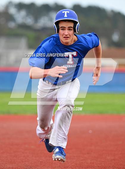 Thumbnail 2 in Sacred Heart Cathedral Preparatory vs. Tamalpais (Scrimmage) photogallery.