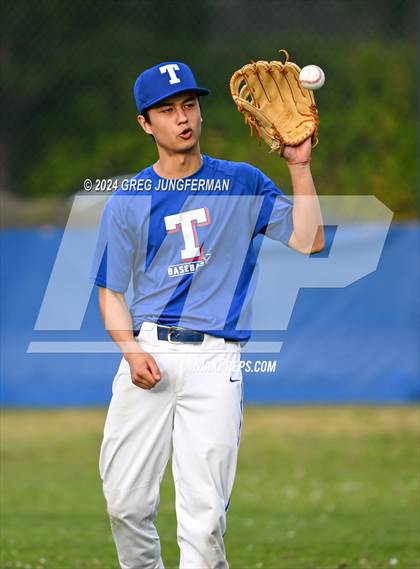 Thumbnail 1 in Sacred Heart Cathedral Preparatory vs. Tamalpais (Scrimmage) photogallery.