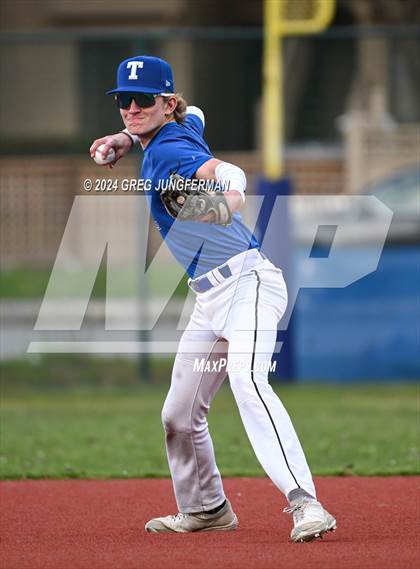Thumbnail 2 in Sacred Heart Cathedral Preparatory vs. Tamalpais (Scrimmage) photogallery.