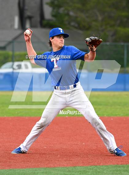 Thumbnail 3 in Sacred Heart Cathedral Preparatory vs. Tamalpais (Scrimmage) photogallery.