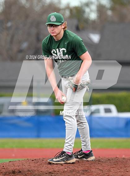 Thumbnail 1 in Sacred Heart Cathedral Preparatory vs. Tamalpais (Scrimmage) photogallery.