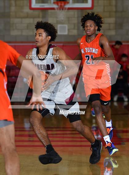 Thumbnail 2 in Whitney Young vs. JSerra Catholic (Nike Extravaganza) photogallery.