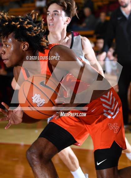 Thumbnail 2 in Whitney Young vs. JSerra Catholic (Nike Extravaganza) photogallery.
