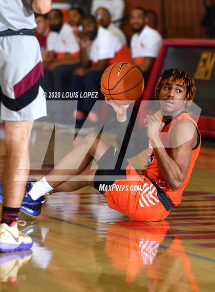 Thumbnail 1 in Whitney Young vs. JSerra Catholic (Nike Extravaganza) photogallery.