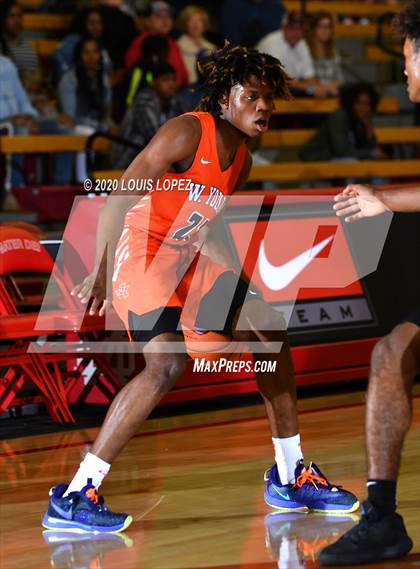 Thumbnail 3 in Whitney Young vs. JSerra Catholic (Nike Extravaganza) photogallery.