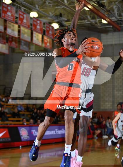 Thumbnail 3 in Whitney Young vs. JSerra Catholic (Nike Extravaganza) photogallery.