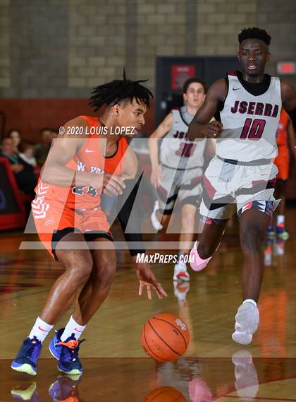 Thumbnail 3 in Whitney Young vs. JSerra Catholic (Nike Extravaganza) photogallery.