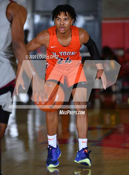 Thumbnail 2 in Whitney Young vs. JSerra Catholic (Nike Extravaganza) photogallery.