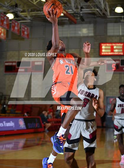 Thumbnail 2 in Whitney Young vs. JSerra Catholic (Nike Extravaganza) photogallery.