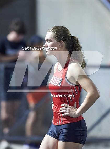 Thumbnail 3 in FHSAA 4A Region 1 (4 x 400 Meter) photogallery.