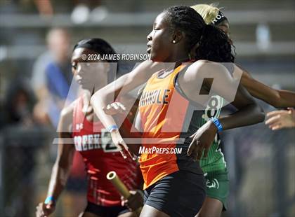 Thumbnail 2 in FHSAA 4A Region 1 (4 x 400 Meter) photogallery.