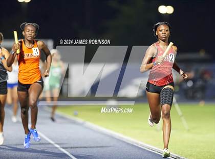 Thumbnail 2 in FHSAA 4A Region 1 (4 x 400 Meter) photogallery.