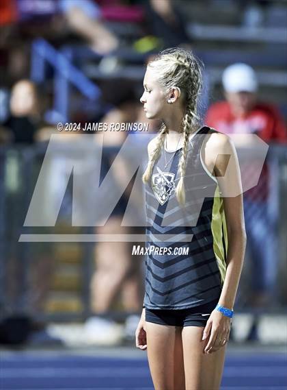 Thumbnail 2 in FHSAA 4A Region 1 (4 x 400 Meter) photogallery.
