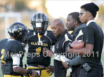 Thumbnail 3 in View Park vs. Animo South Los Angeles (CIF LACS D3 FINAL) photogallery.