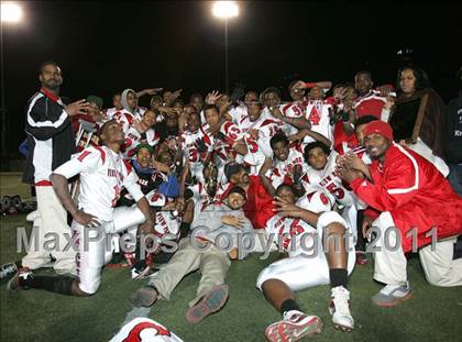 Thumbnail 2 in View Park vs. Animo South Los Angeles (CIF LACS D3 FINAL) photogallery.