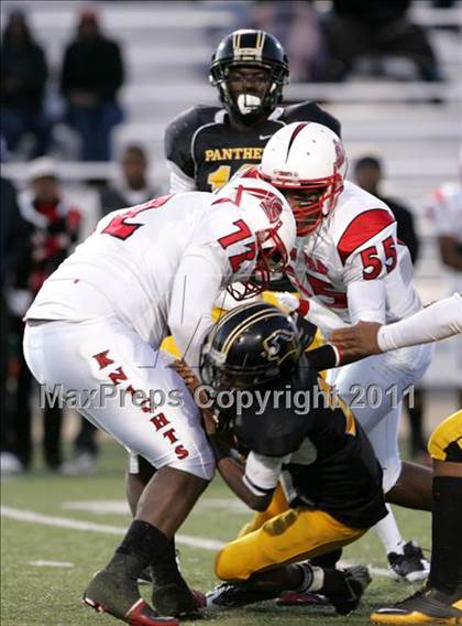 Thumbnail 3 in View Park vs. Animo South Los Angeles (CIF LACS D3 FINAL) photogallery.