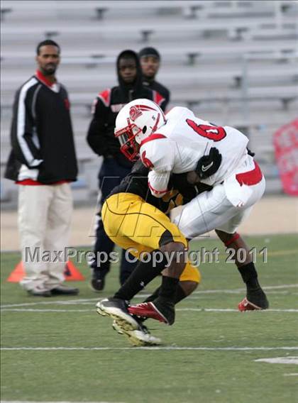 Thumbnail 1 in View Park vs. Animo South Los Angeles (CIF LACS D3 FINAL) photogallery.