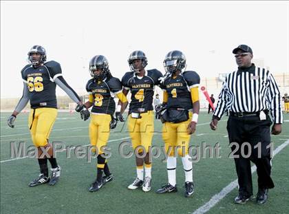 Thumbnail 3 in View Park vs. Animo South Los Angeles (CIF LACS D3 FINAL) photogallery.