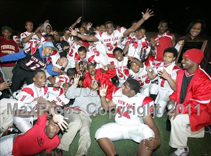 Thumbnail 3 in View Park vs. Animo South Los Angeles (CIF LACS D3 FINAL) photogallery.