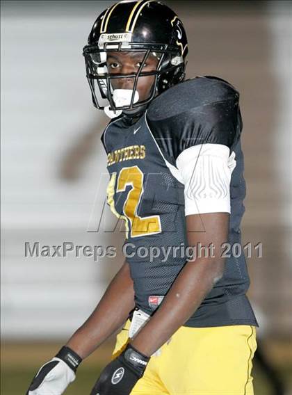 Thumbnail 1 in View Park vs. Animo South Los Angeles (CIF LACS D3 FINAL) photogallery.