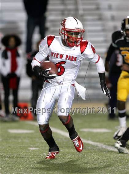 Thumbnail 3 in View Park vs. Animo South Los Angeles (CIF LACS D3 FINAL) photogallery.