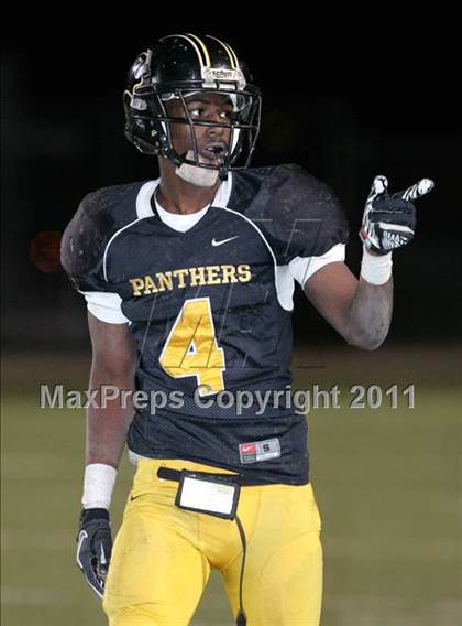 Thumbnail 2 in View Park vs. Animo South Los Angeles (CIF LACS D3 FINAL) photogallery.