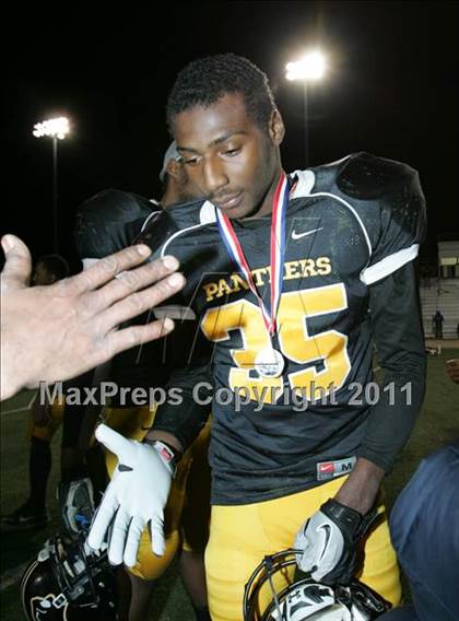 Thumbnail 1 in View Park vs. Animo South Los Angeles (CIF LACS D3 FINAL) photogallery.