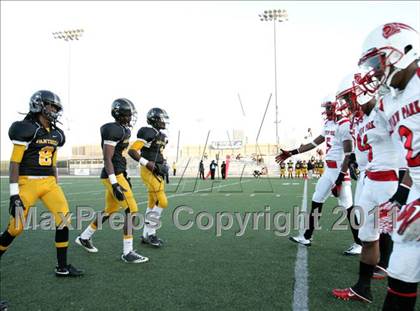 Thumbnail 2 in View Park vs. Animo South Los Angeles (CIF LACS D3 FINAL) photogallery.