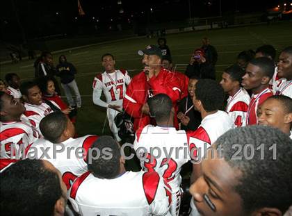 Thumbnail 2 in View Park vs. Animo South Los Angeles (CIF LACS D3 FINAL) photogallery.