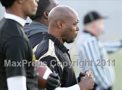 Thumbnail 2 in View Park vs. Animo South Los Angeles (CIF LACS D3 FINAL) photogallery.