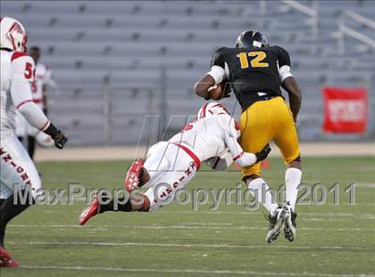Thumbnail 2 in View Park vs. Animo South Los Angeles (CIF LACS D3 FINAL) photogallery.