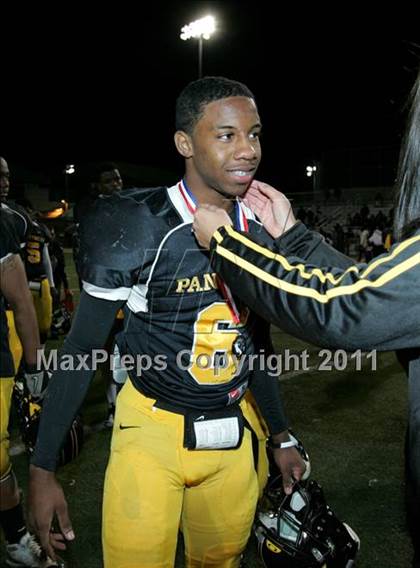 Thumbnail 1 in View Park vs. Animo South Los Angeles (CIF LACS D3 FINAL) photogallery.