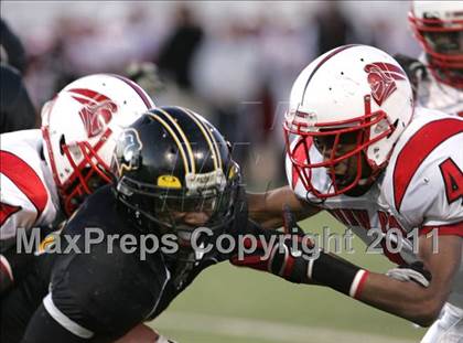 Thumbnail 3 in View Park vs. Animo South Los Angeles (CIF LACS D3 FINAL) photogallery.
