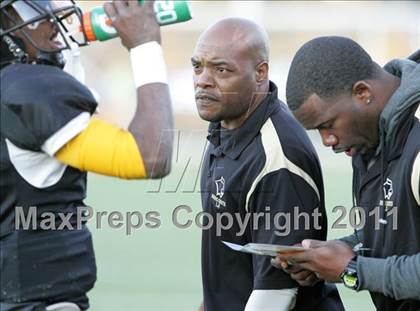 Thumbnail 1 in View Park vs. Animo South Los Angeles (CIF LACS D3 FINAL) photogallery.
