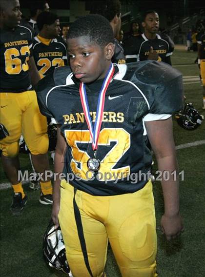 Thumbnail 3 in View Park vs. Animo South Los Angeles (CIF LACS D3 FINAL) photogallery.