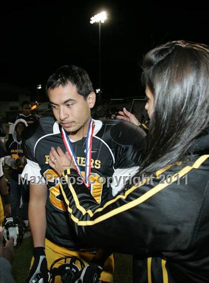 Thumbnail 2 in View Park vs. Animo South Los Angeles (CIF LACS D3 FINAL) photogallery.
