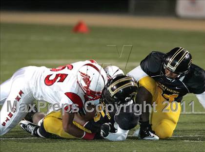 Thumbnail 1 in View Park vs. Animo South Los Angeles (CIF LACS D3 FINAL) photogallery.