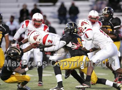 Thumbnail 2 in View Park vs. Animo South Los Angeles (CIF LACS D3 FINAL) photogallery.
