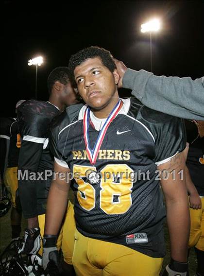 Thumbnail 3 in View Park vs. Animo South Los Angeles (CIF LACS D3 FINAL) photogallery.