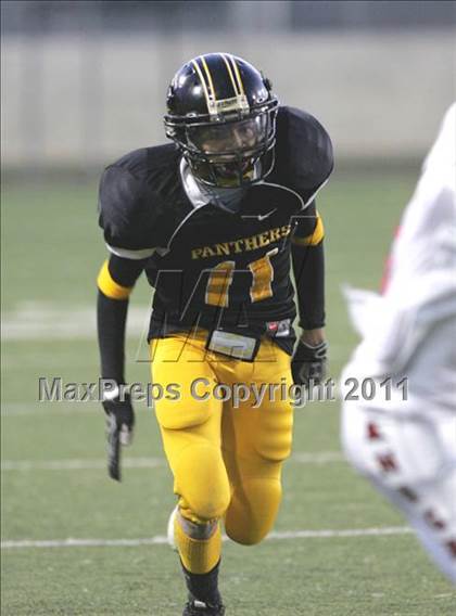 Thumbnail 3 in View Park vs. Animo South Los Angeles (CIF LACS D3 FINAL) photogallery.