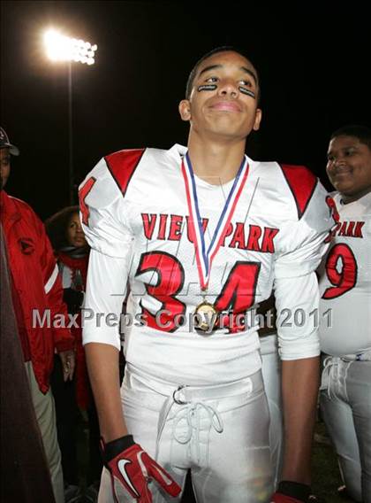 Thumbnail 2 in View Park vs. Animo South Los Angeles (CIF LACS D3 FINAL) photogallery.