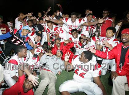 Thumbnail 1 in View Park vs. Animo South Los Angeles (CIF LACS D3 FINAL) photogallery.