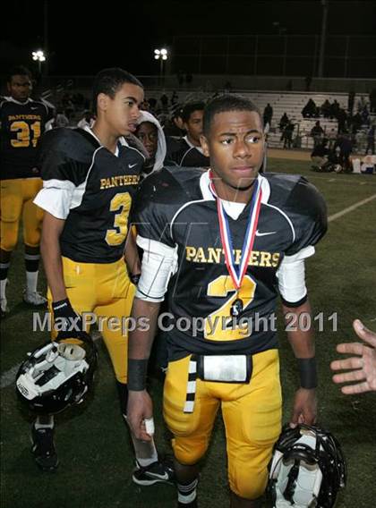 Thumbnail 3 in View Park vs. Animo South Los Angeles (CIF LACS D3 FINAL) photogallery.