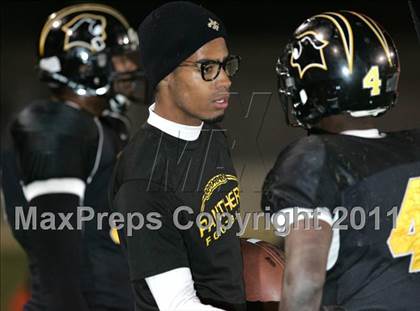 Thumbnail 3 in View Park vs. Animo South Los Angeles (CIF LACS D3 FINAL) photogallery.